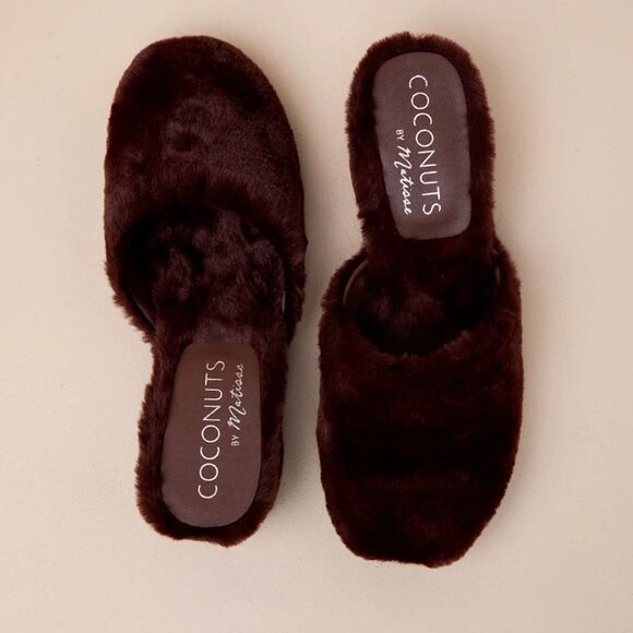 Coconut by Matisse Teddy Chocolate Faux Fur Low Heel Slide Pumps(Size 7) - Picture 1 of 7